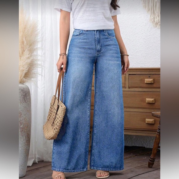Denim - Women's Medium Wash Denim Wide-Leg Pants Jeans
